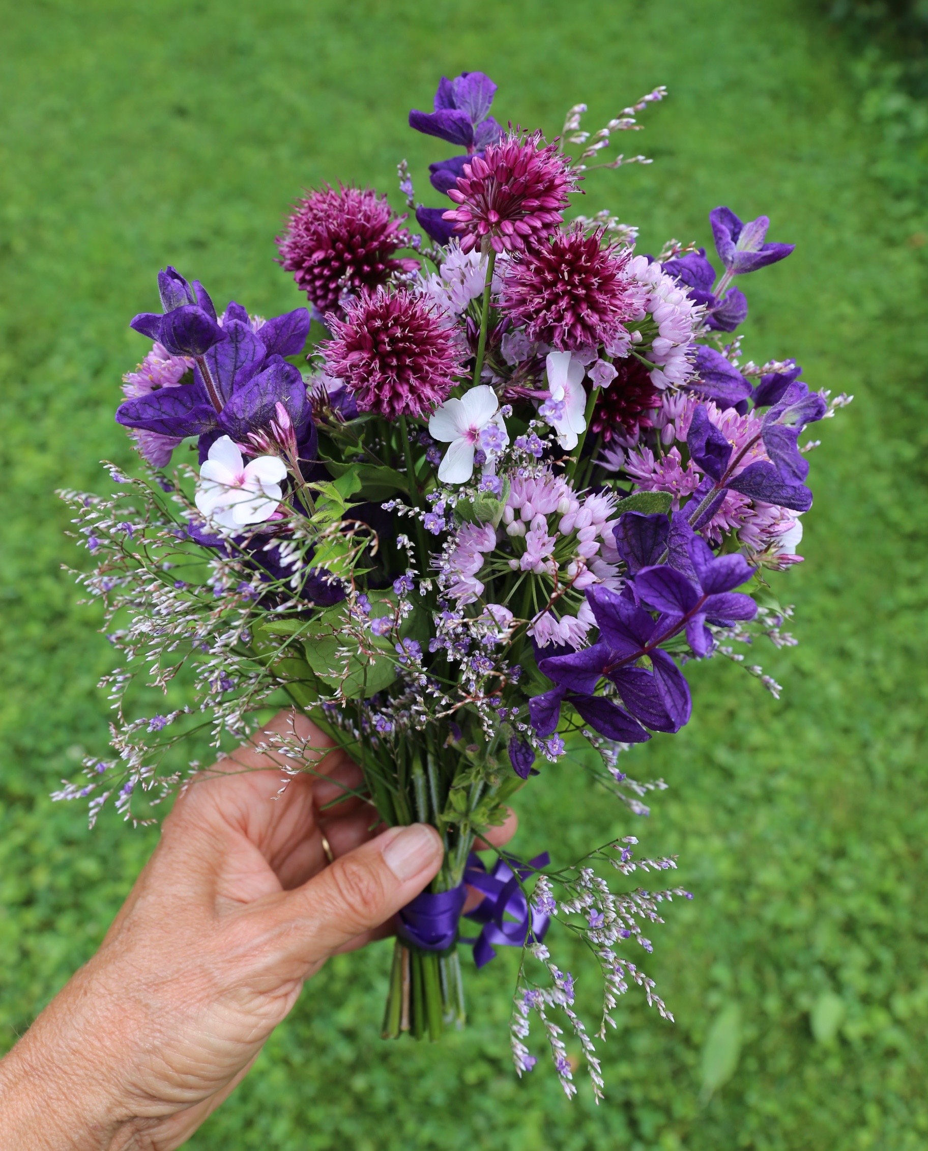 finished hand-tied arrangement